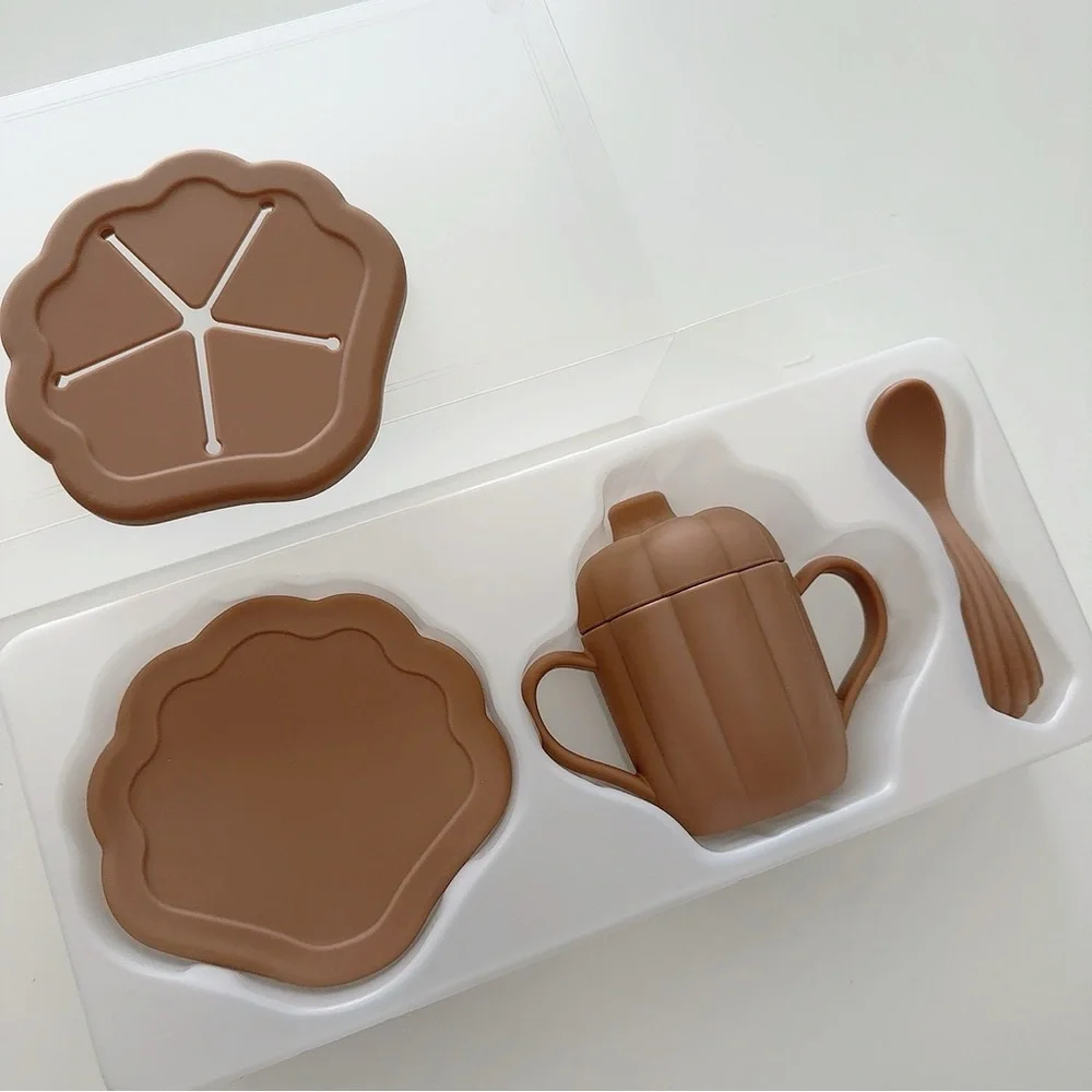 NEW Konges slojd silicone clam kitchen set - Blush - Picture 3 of 5
